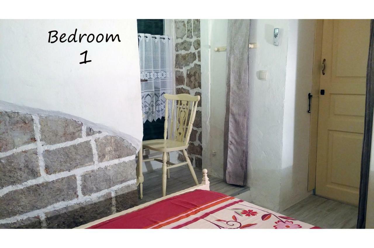 Apartment Alena With Terrace And Garden Center Jelsa Jelsa  Exterior foto